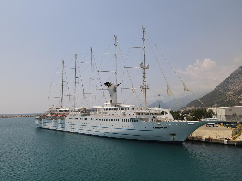 Club Med 2, QTerminals Antalya’ya demir attı