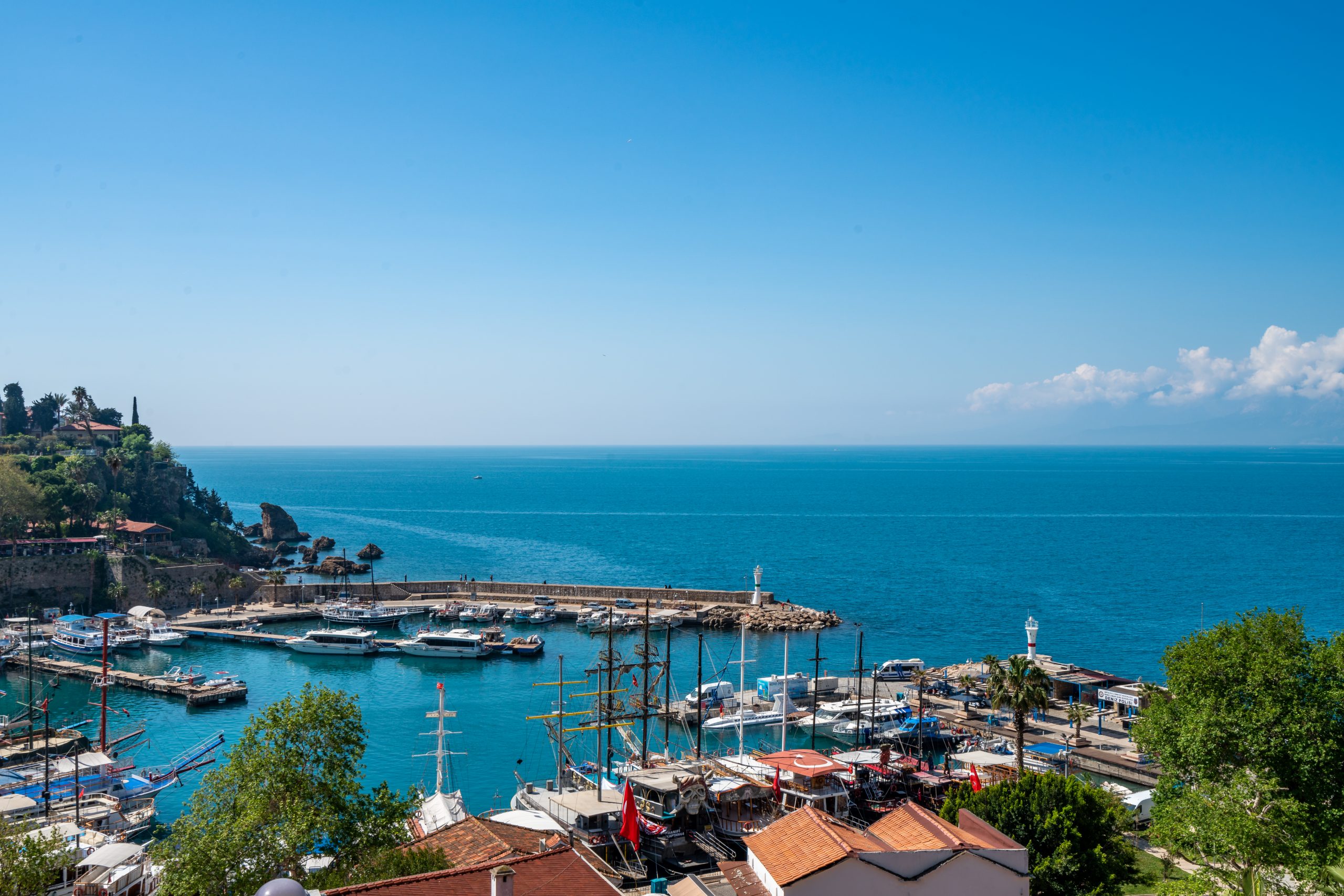 Antalya’ya haziranda 1.8 milyon turist geldi